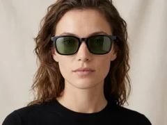 BS522-0234_Grey_Rectangular_Acetate_sunglasses_corner-tryon_female