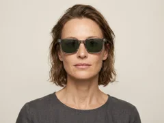 BS522-0241_Grey_Rectangular_Acetate_sunglasses_corner-tryon_female