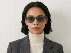 BS522-0245_Grey_Rectangular_Acetate_sunglasses_corner-tryon_female