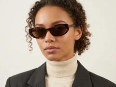 BS522-0251_Tortoiseshell_Butterfly_Acetate_sunglasses_corner-tryon_female