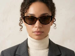 BS522-0255_Tortoiseshell_Butterfly_Acetate_sunglasses_corner-tryon_female