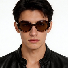 bs522-0270_tortoiseshell_oval_acetate_sunglasses_model