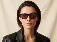 BS522-0282_Tortoiseshell_Butterfly_Acetate_sunglasses_corner-tryon_female