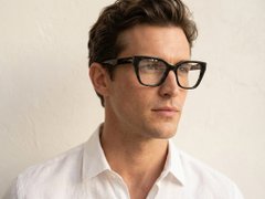 BS522-0556_Black_Butterfly_Acetate_Glasses-tryon_male