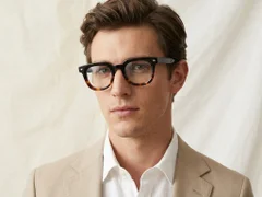 BS522-0617_Tortoiseshell_Oval_Acetate_Glasses-tryon_male
