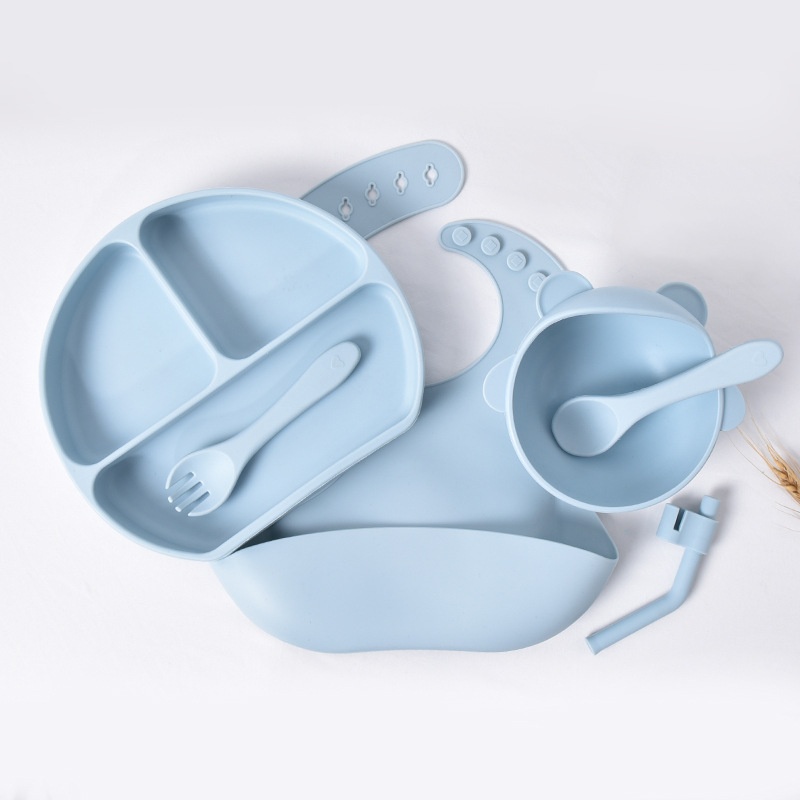 Set per la pappa del bambino in silicone da 7 pezzi con piattino a ventosa e bavaglino