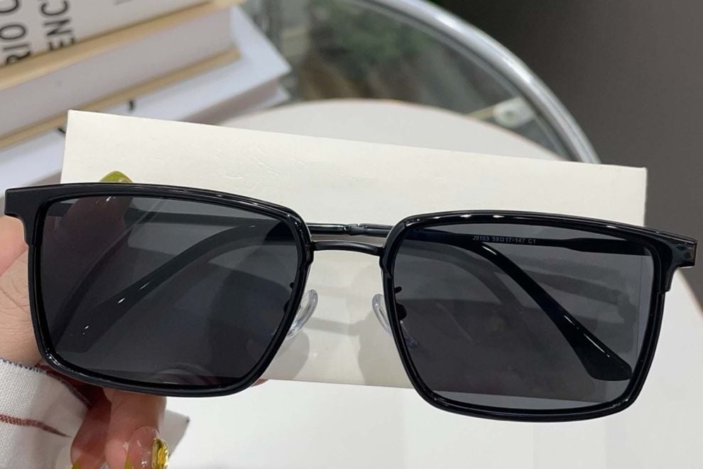 Rectangular Black Metal Sunglasses #BS0824-0016