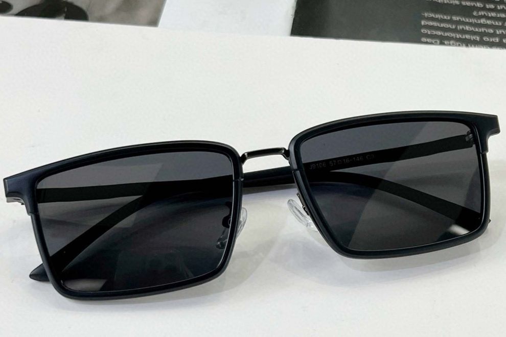 Rechteckige schwarze TR90-Sonnenbrille #BS0824-0058