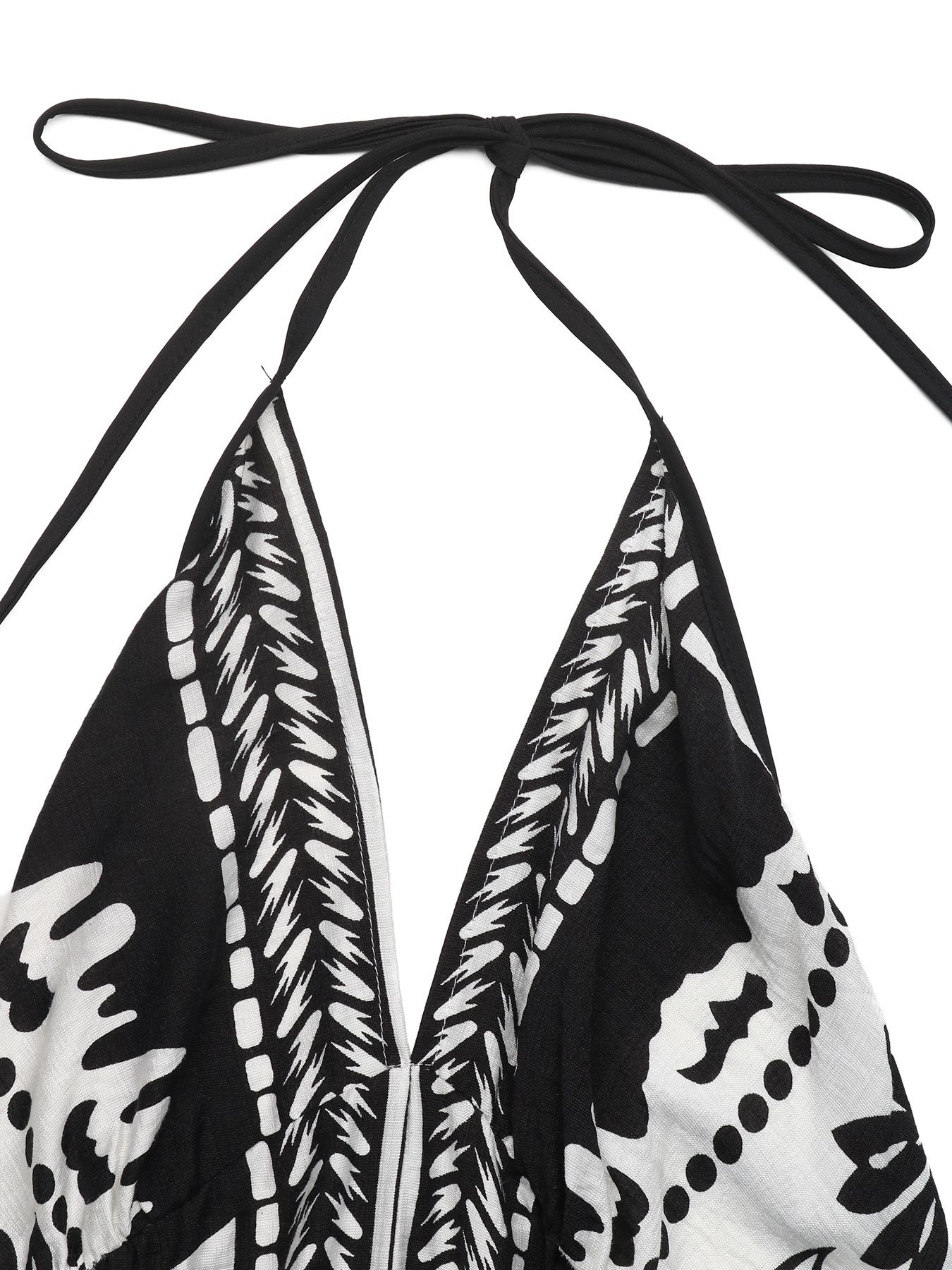 Vestido largo bohemio con cuello halter y estampado floral en blanco y negro