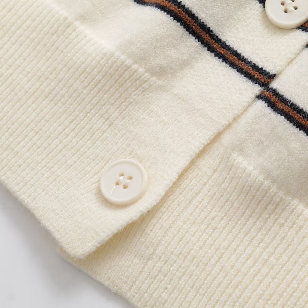 Gestreifter Cardigan - Stilvolle Damen-Freizeitstrickware KUN-00040