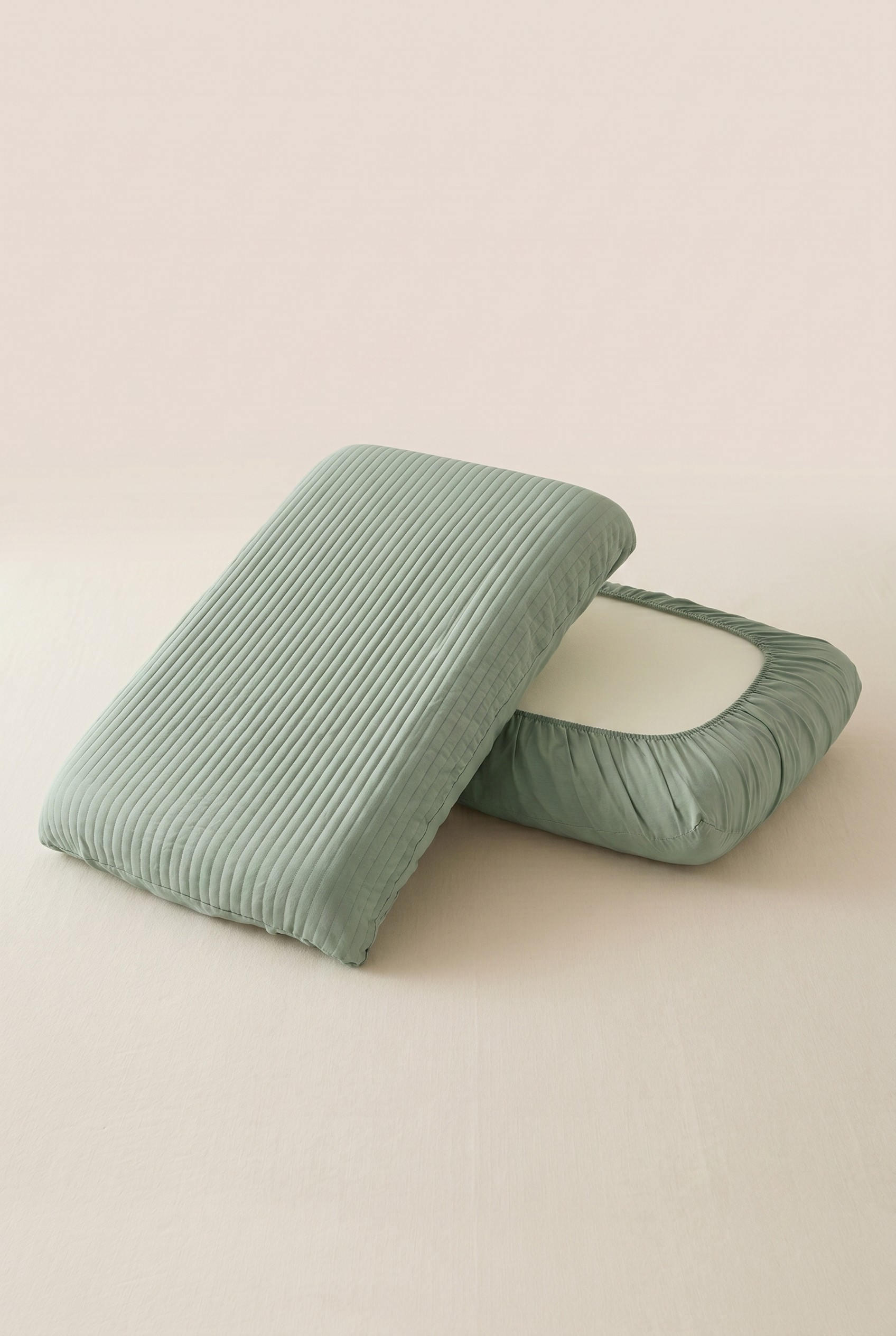 Universal Quilted Super Soft Cotton Pillowcase (1pc) - Travel Hygiene Cover