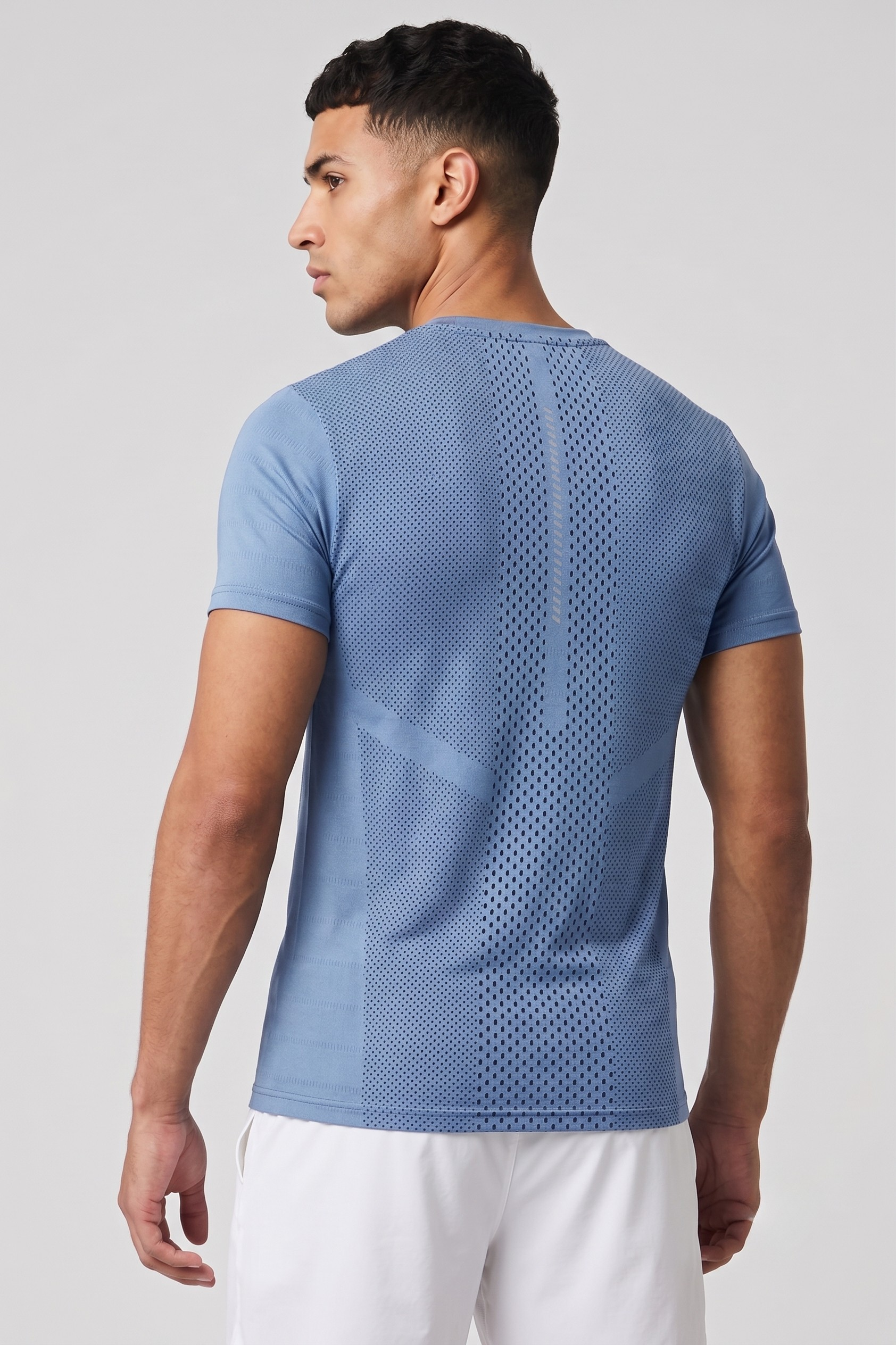 T-shirt sportiva da uomo ad asciugatura rapida e traspirante.