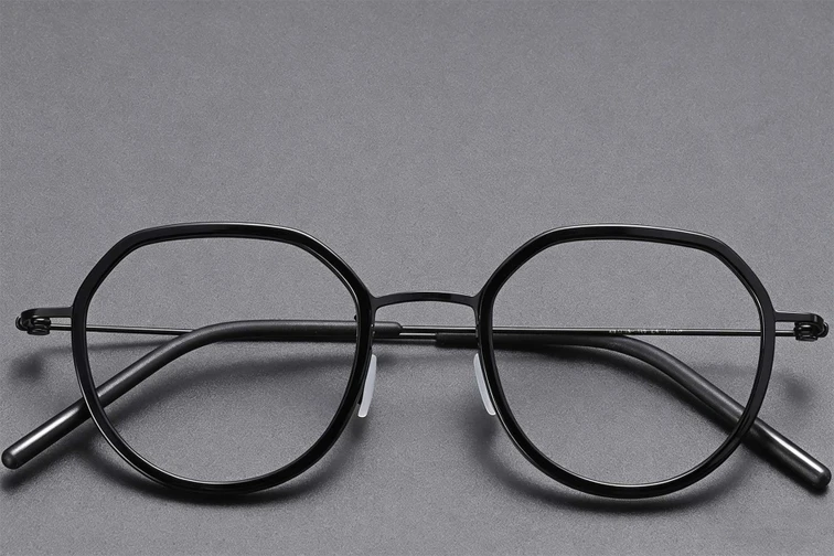 Lunettes géométriques en titane noir #BS1913-0519