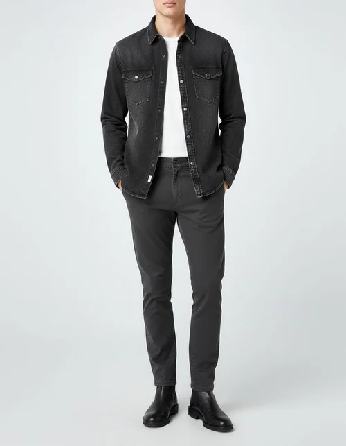 Giacca di jeans da uomo per un look casual primaverile e autunnale.