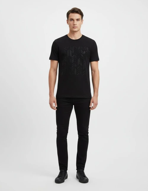 T-shirt homme à manches courtes et coupe ajustée, brodé, idéal pour l'été et les tenues décontractées.