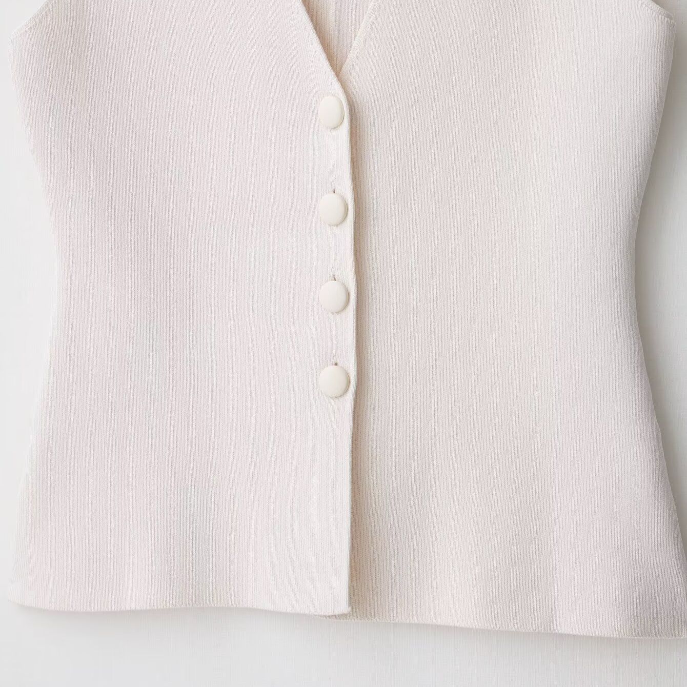 Knit Vest Button Detail - Chic European Style KUN-00107