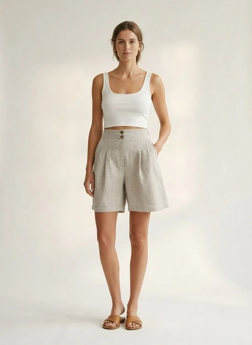 Damesshorts met hoge taille en plooien, gemaakt van een linnenmix.