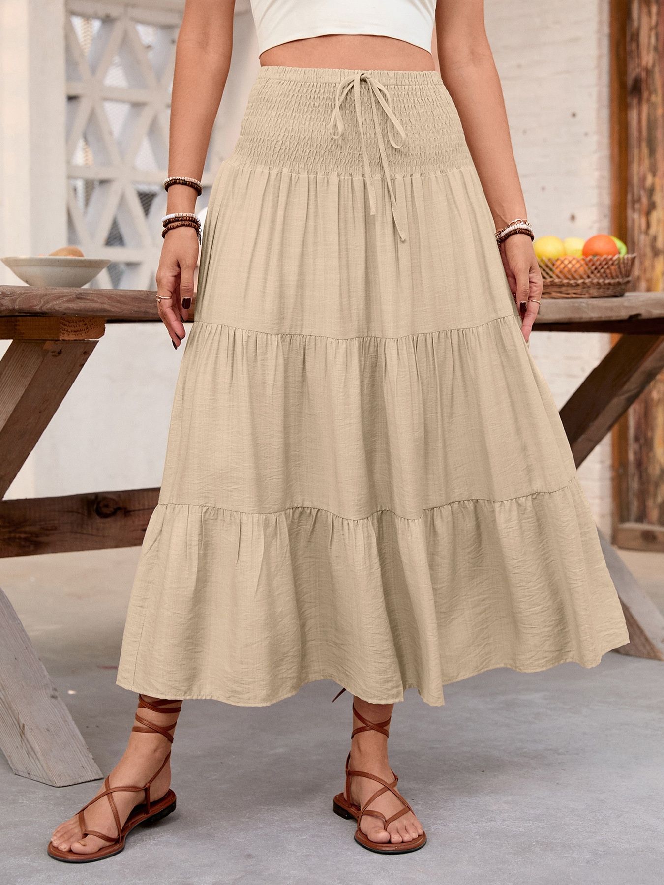 Falda larga escalonada color beige estilo bohemio con cintura fruncida