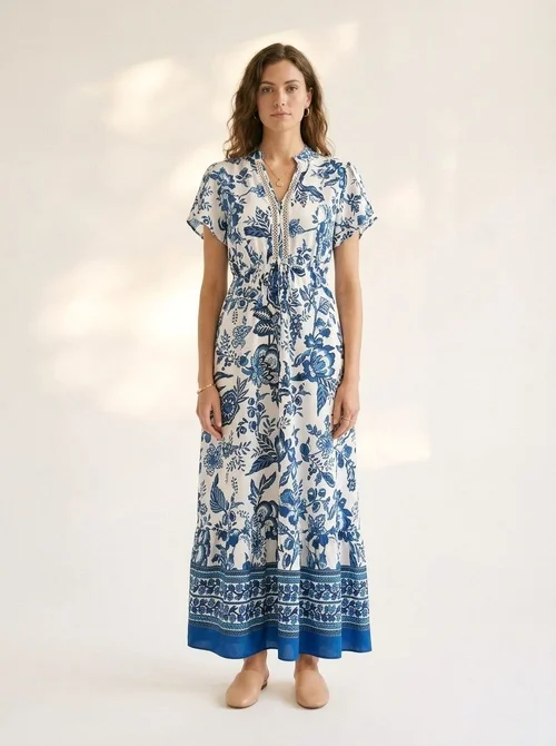 Vestido midi bohemio con estampado floral, escote en V y cordón ajustable