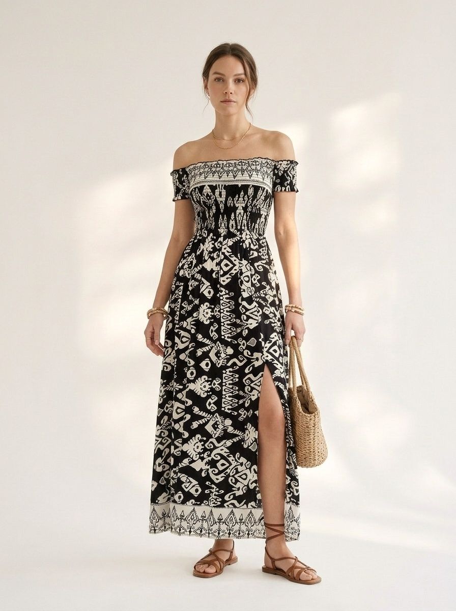 Robe longue bohème noire et blanche à épaules dénudées et fente