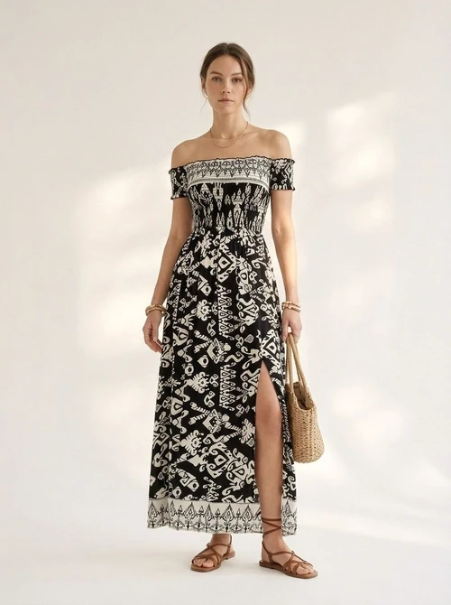 Robe longue bohème noire et blanche à épaules dénudées et fente