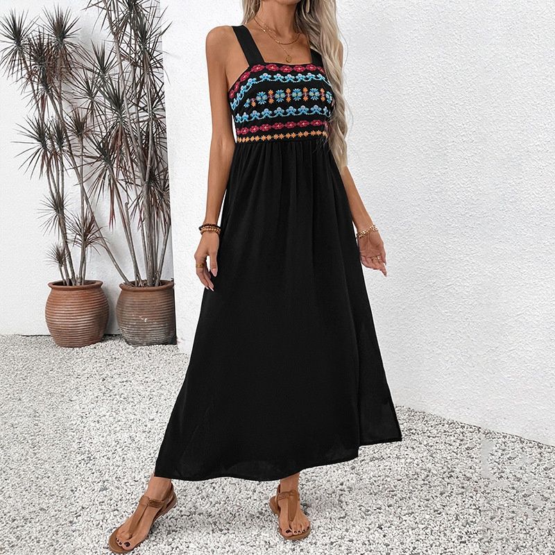 Vestido largo negro estilo bohemio bordado con abertura