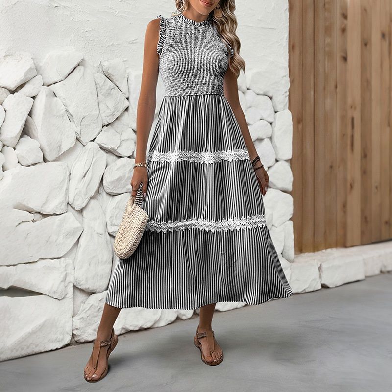 Vestido midi escalonado con fruncido y rayas para mujer