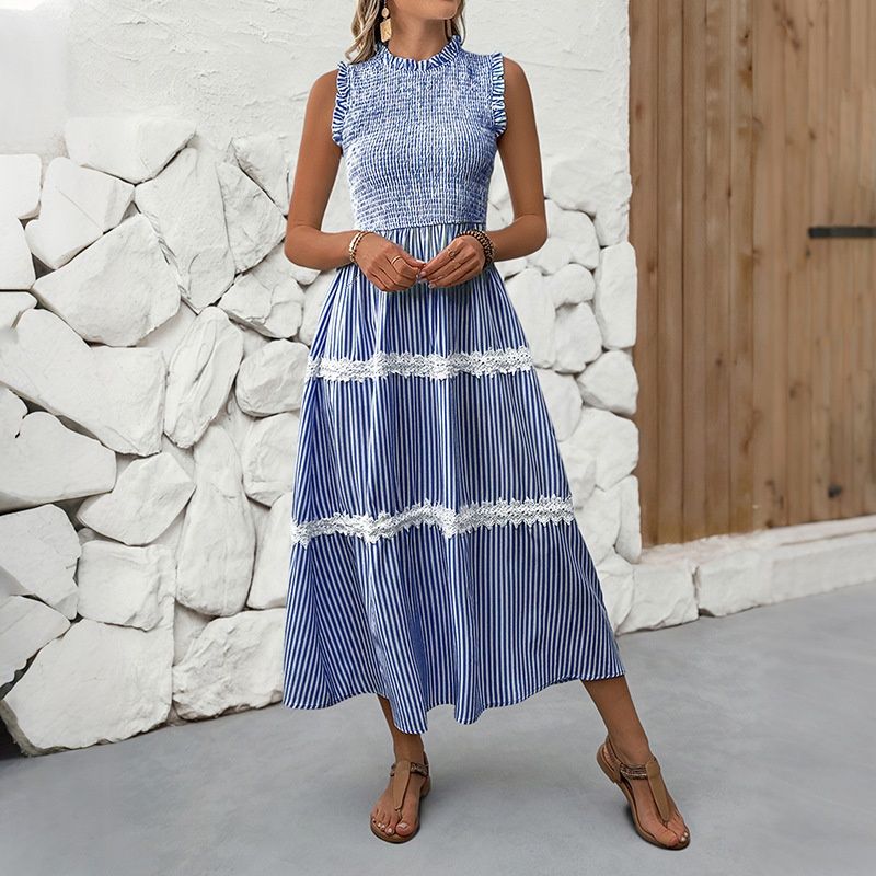 Vestido midi escalonado con fruncido y rayas para mujer