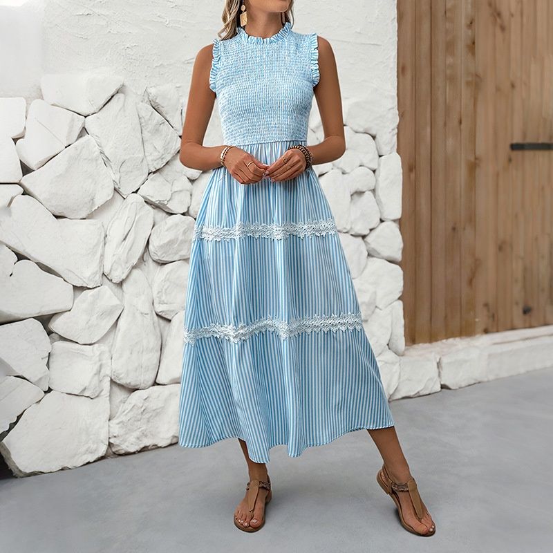 Vestido midi escalonado con fruncido y rayas para mujer