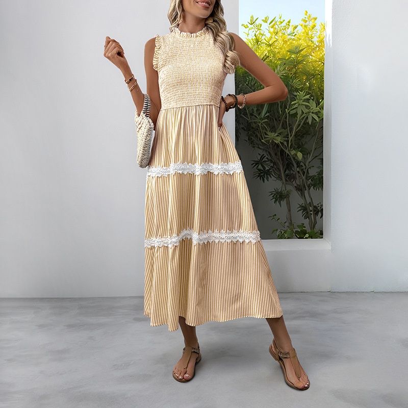 Vestido midi escalonado con fruncido y rayas para mujer