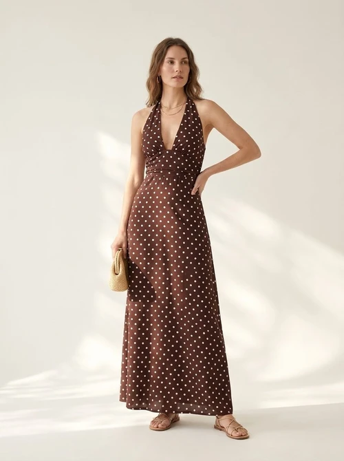 Abito lungo a pois con scollo all'americana