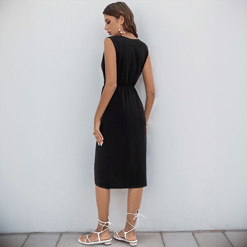 Vestido cruzado sin mangas con escote en V y bajo asimétrico para mujer.