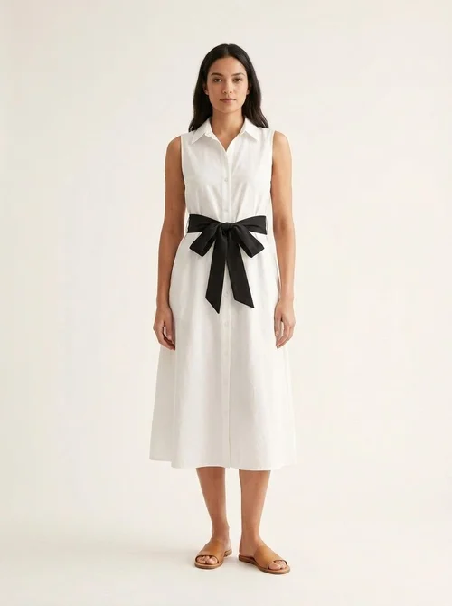 Ärmelloses weißes Hemdkleid für Damen mit schwarzem Gürtel