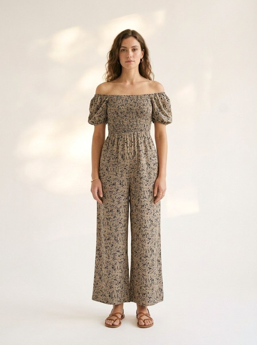 Combinaison pantalon large à smocks et imprimé floral pour femme