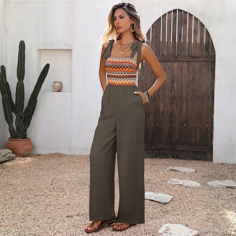 Mono bohemio con top estampado y tirantes anudados y pernera ancha