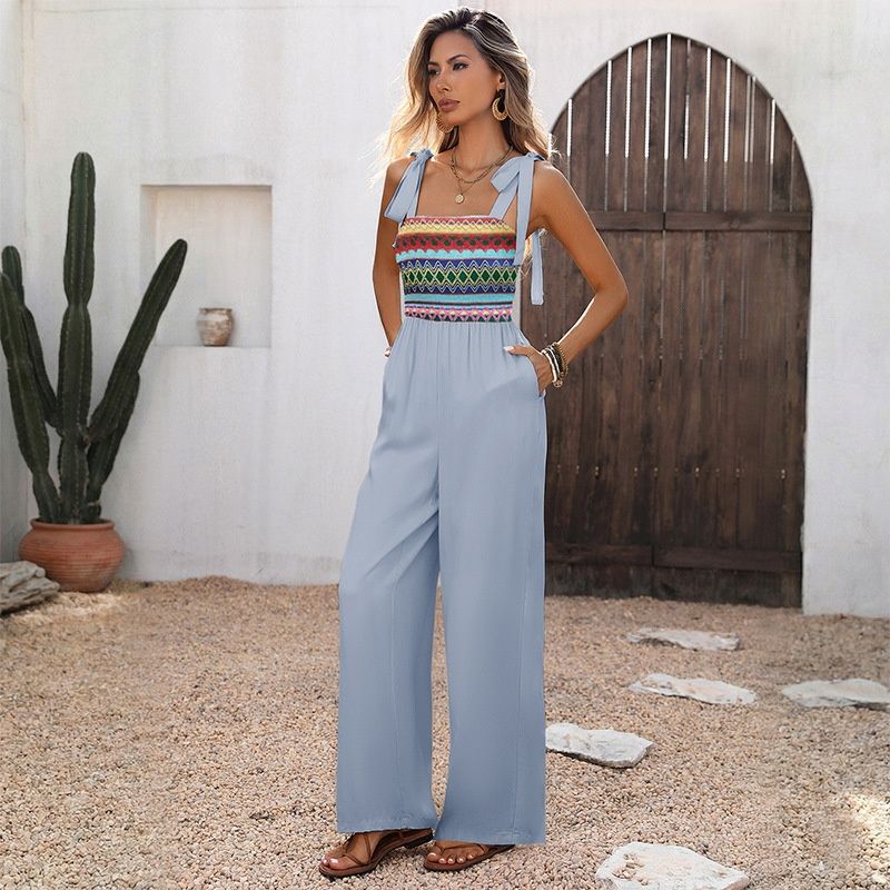 Mono bohemio con top estampado y tirantes anudados y pernera ancha