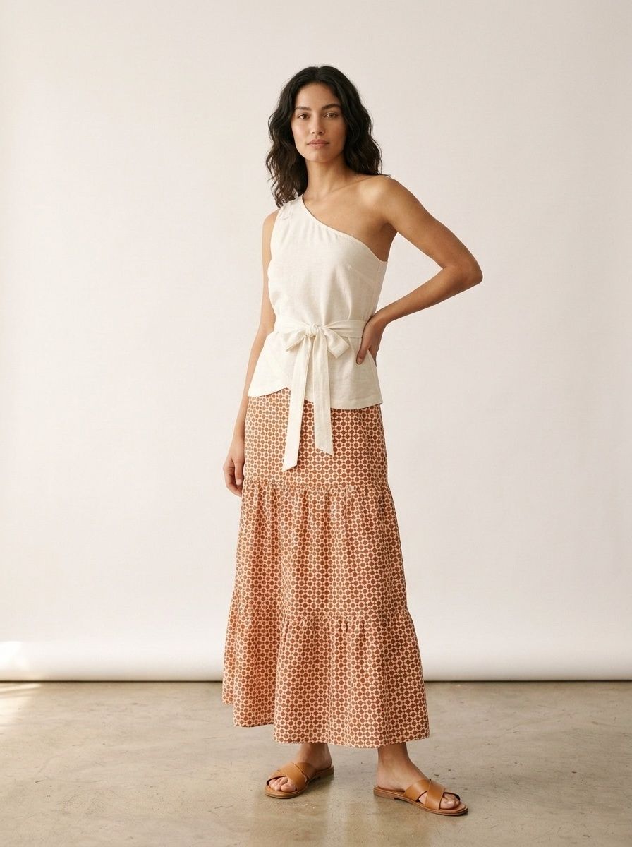 Ensemble haut asymétrique et jupe longue géométrique
