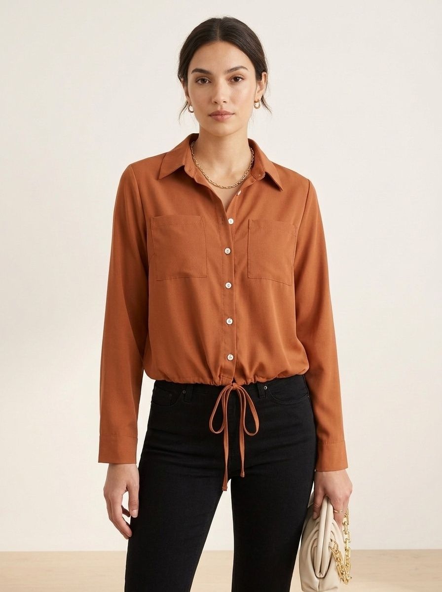Chemise boutonnée à ourlet cordon de serrage pour femme avec poches