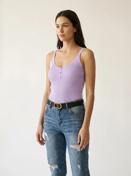 Top corto de tirantes de punto acanalado con botones delanteros para mujer