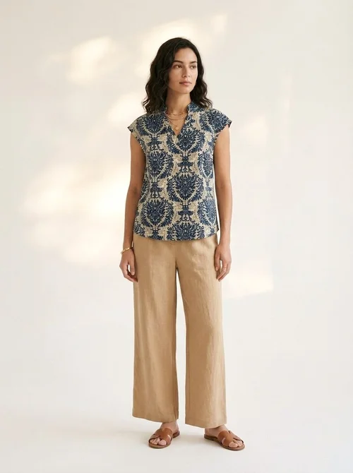 Women's Damask Print V-Neck Sleeveless Blouse Top