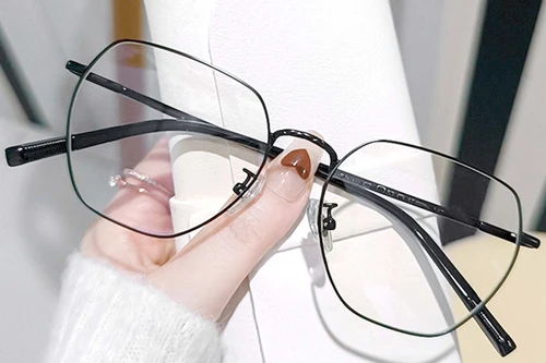 Lunettes rectangulaires en métal noir #BS0406-0382