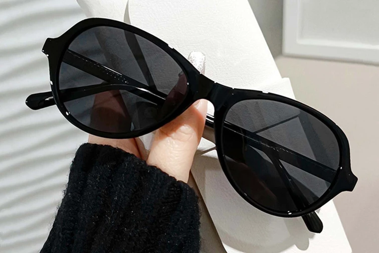 Ovale schwarze TR90-Sonnenbrille #BS0406-0681