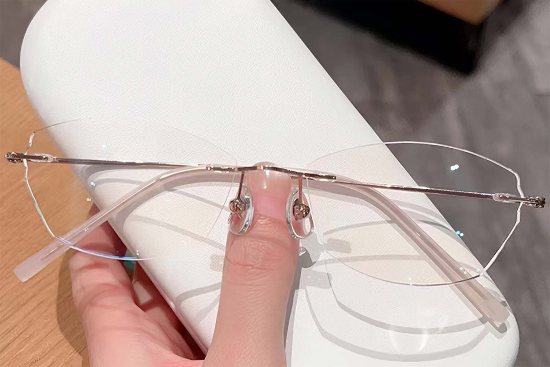 Unsichtbare rosa Titanbrille #BS0423-0226