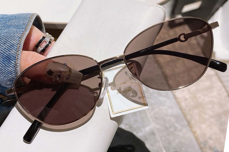Gafas de sol ovaladas de metal dorado #BS0824-0010