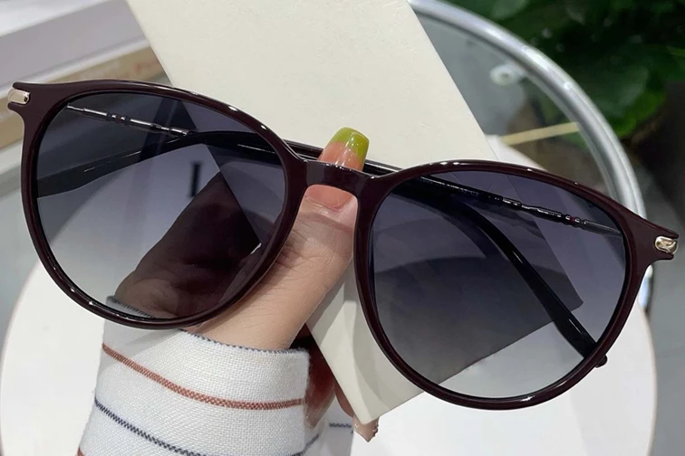 Gafas de sol ovaladas TR90 rojas #BS0824-0042