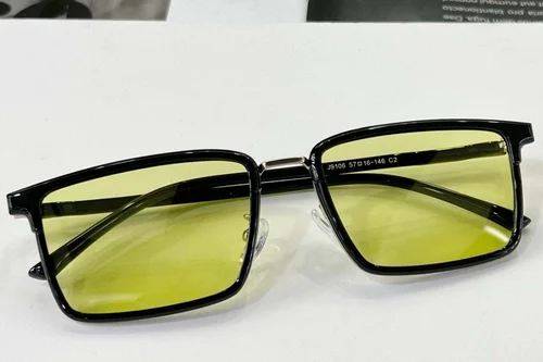 Lunettes de soleil rectangulaires noires TR90 #BS0824-0057