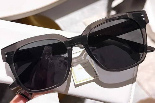 Lunettes de soleil rectangulaires grises TR90 #BS0824-0079