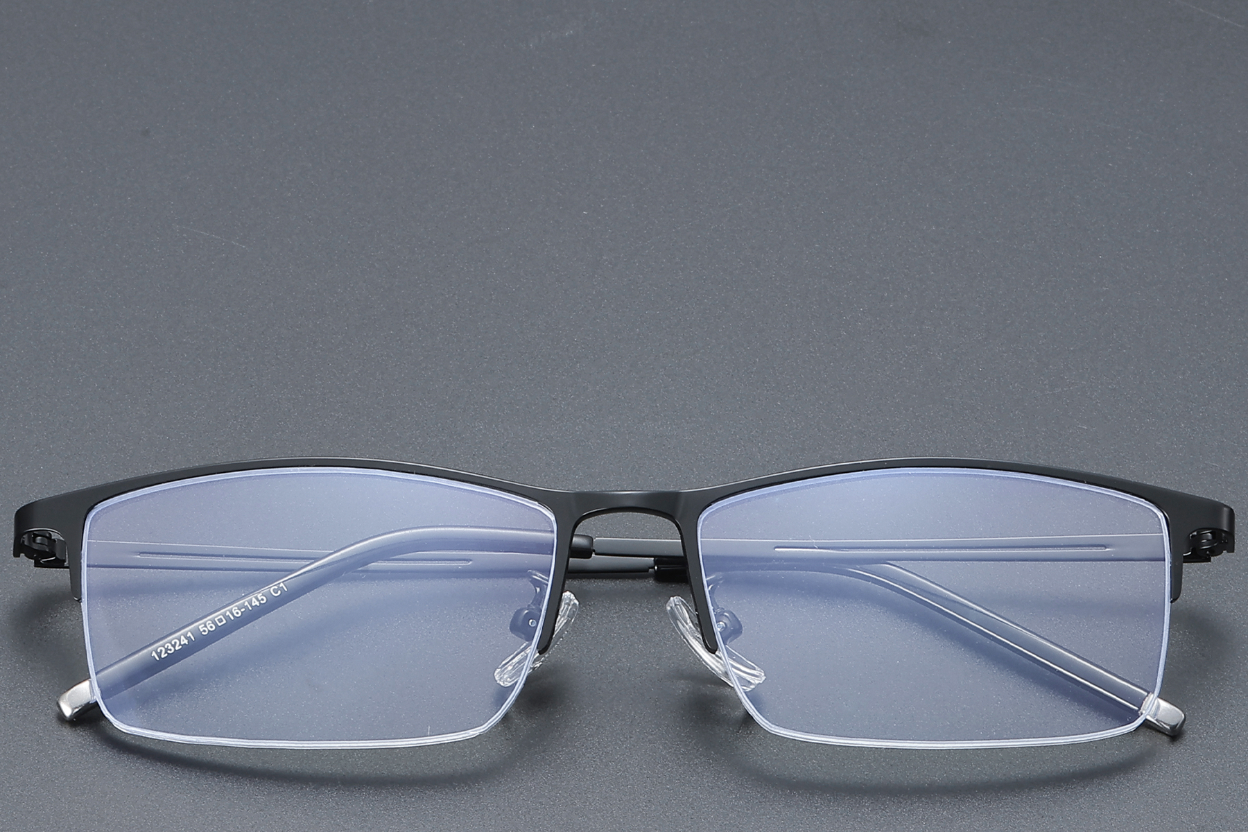 Lunettes semi-cerclées en titane noir #BS1913-0348