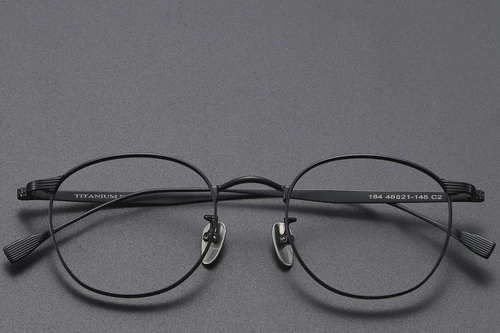 Gafas ovaladas de titanio negro #BS1913-0353
