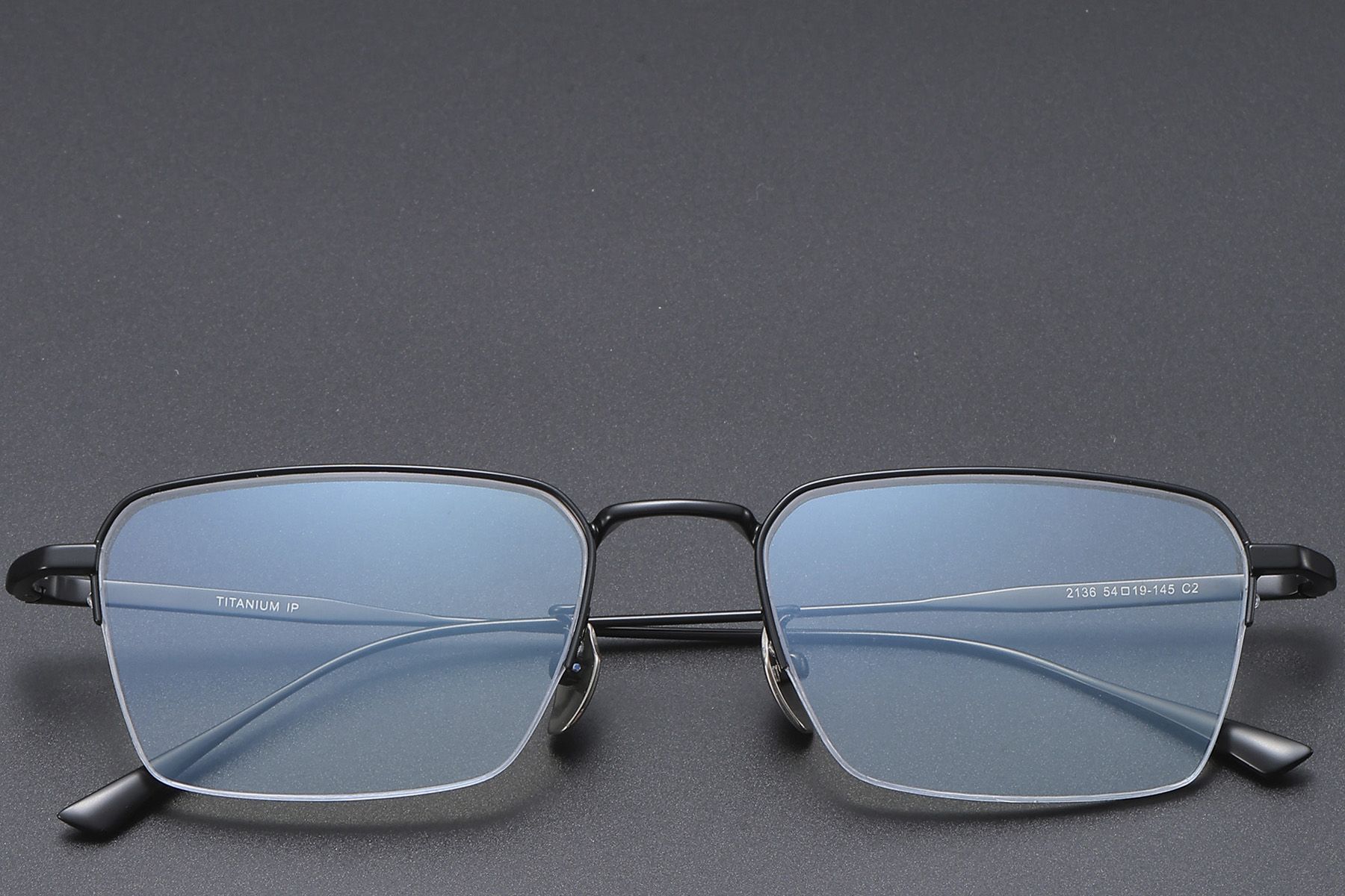 Lunettes semi-cerclées en titane noir #BS1913-0357